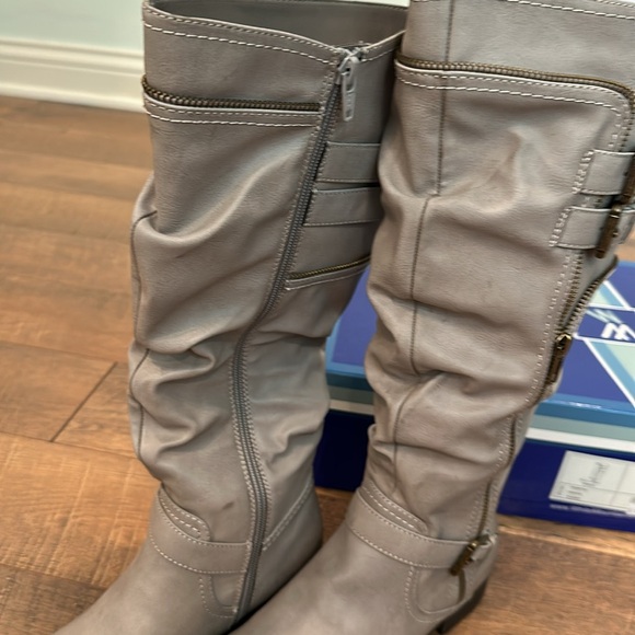 Tall Gray Boots with Zippers and Buckles - Picture 3 of 6